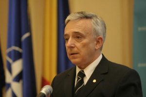 Mugur Isărescu, guvernatorul Băncii Naționale a României sursa doxologia.ro