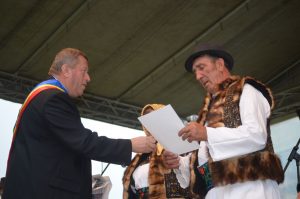 „ Cuplurile de aur”, premiate de către primarul comunei